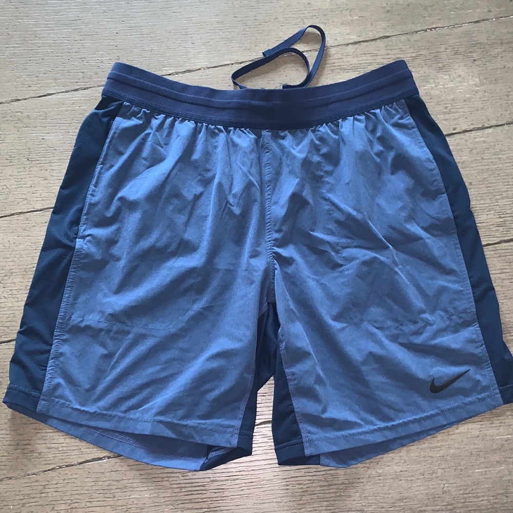 Men’s Nike Dri Fit Shorts, Large